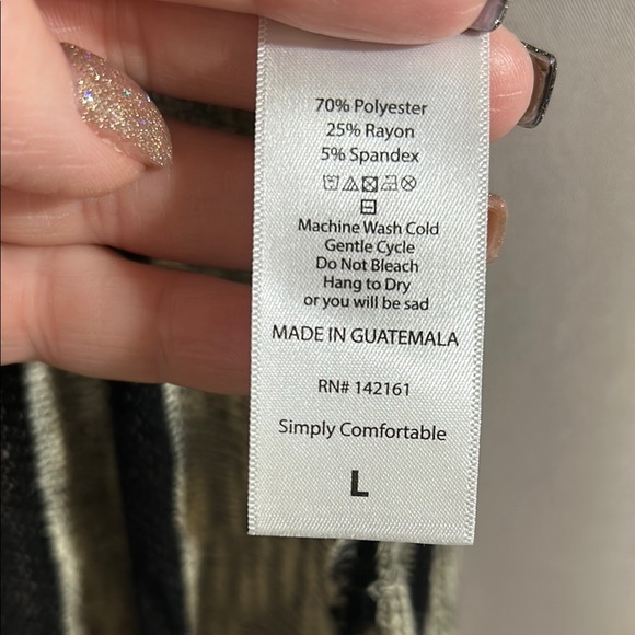 LuLaRoe Black and Gray Sleeveless Kimono Vest - Picture 3 of 5